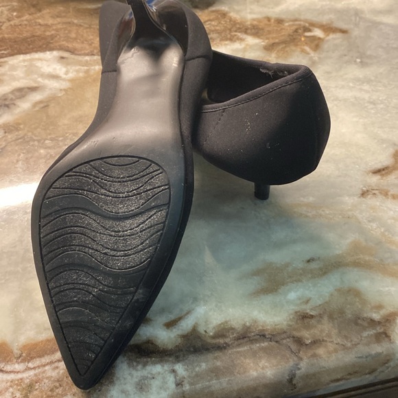 Impo Endora 9 1/2M black stretch kitten heels - Picture 5 of 8